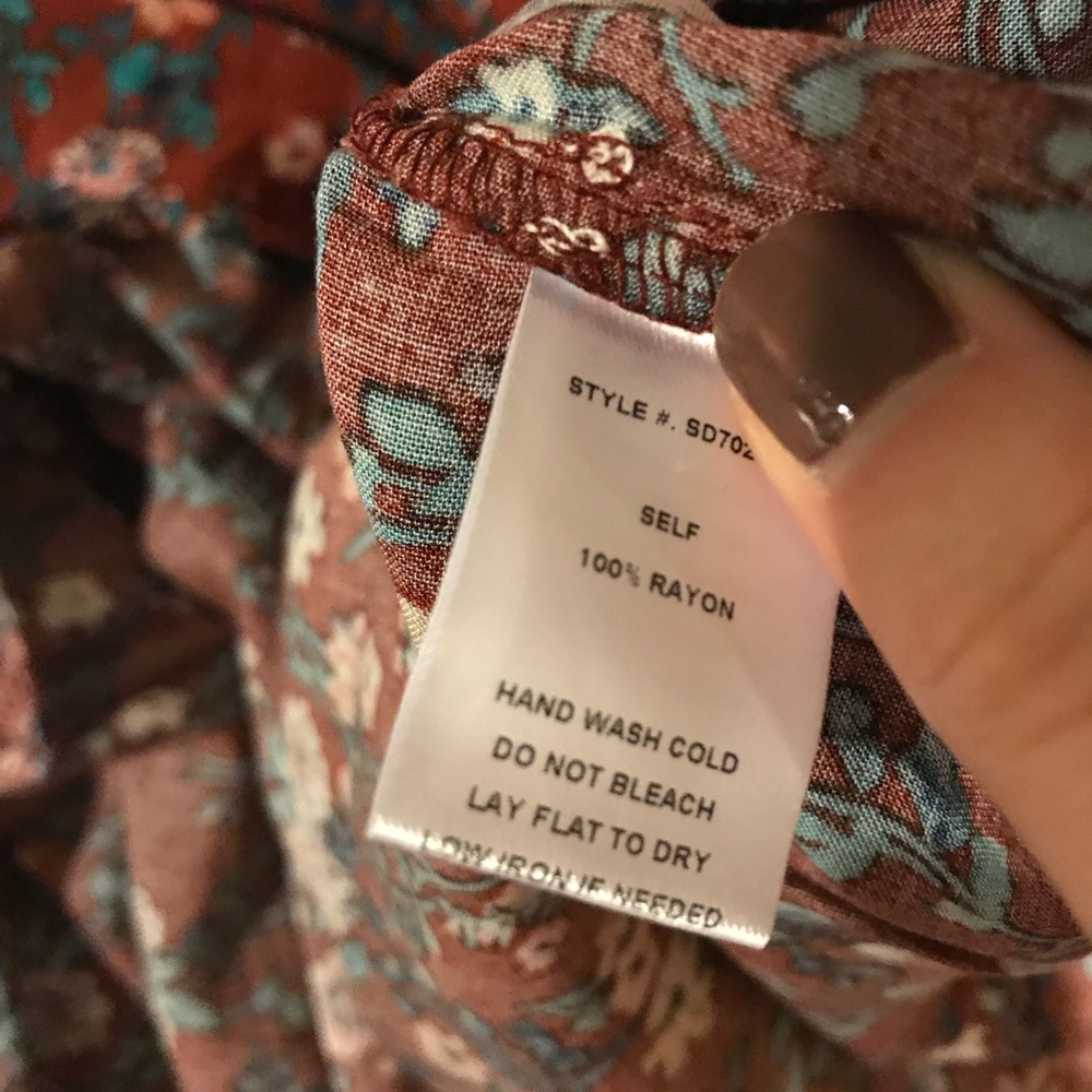 FINAL PRICE DROP! ONE SMALL LEFT! Floral dress - Picture 6 of 6